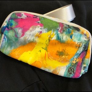 Lululemon Everywhere Belt Bag (No Limits White Multi)